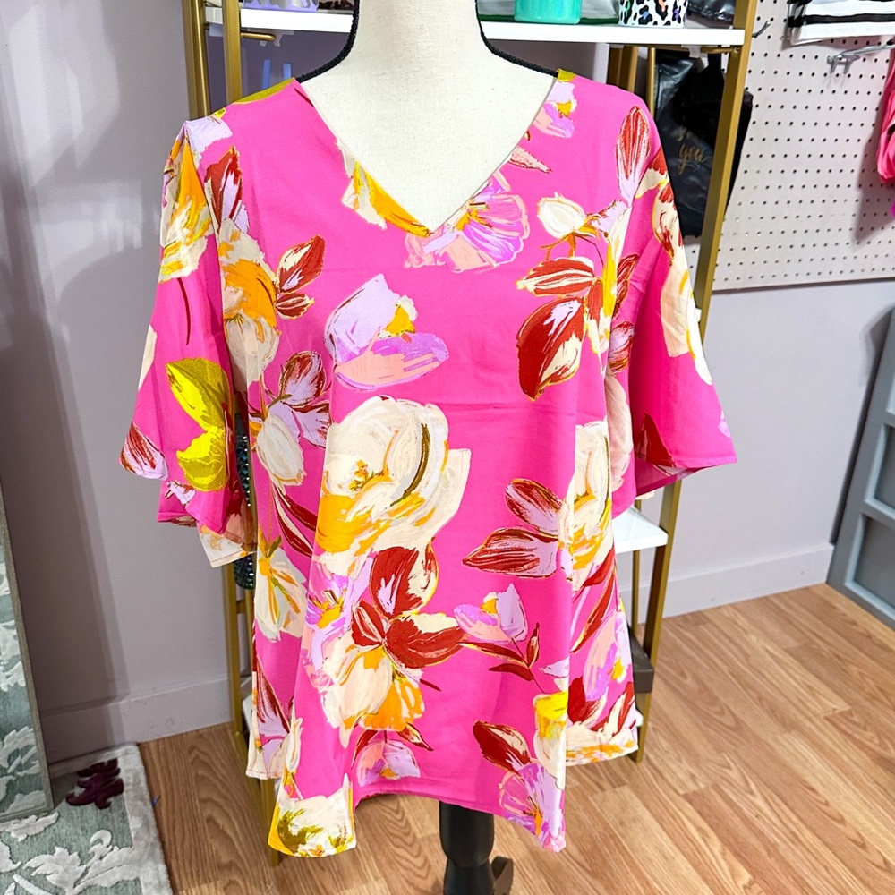 ✨NEW✨Floral Pink V-Neck Women's Top!
